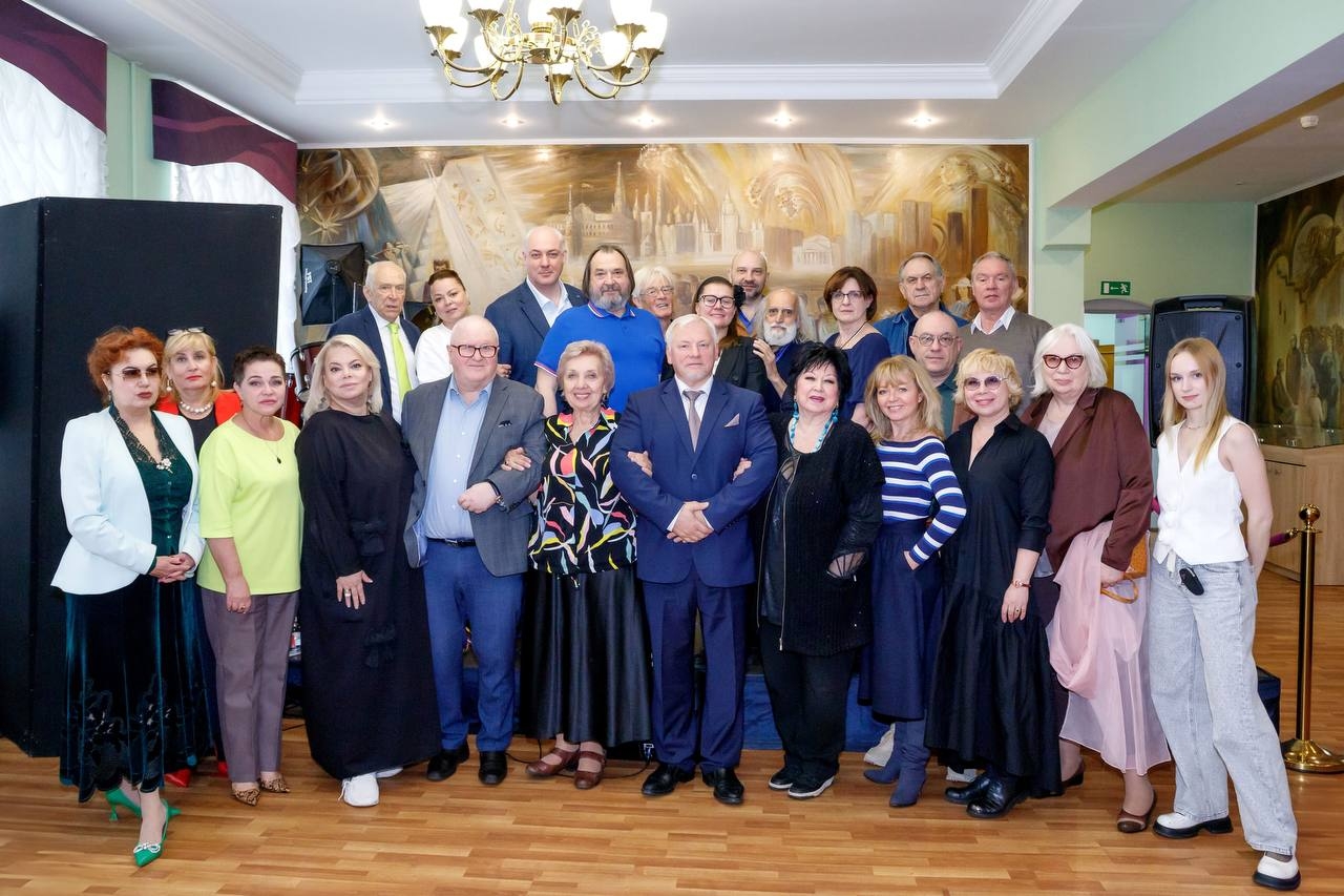 Фонд Дети - детям является партнёром Института Театрального Искусства им. Иосифа Кобзона. Ректор Д. В. Томилин